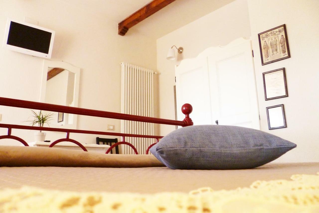 B&B Colle Di Terria Country House Contigliano Екстер'єр фото